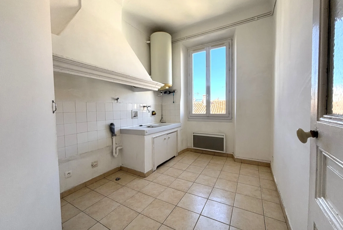 Appartement T3 de 61,5 m² à Toulon Ouest, Bas Saint Roch, proche commodités 