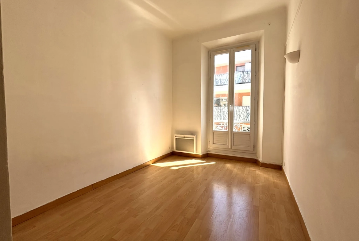 Appartement T3 de 61,5 m² à Toulon Ouest, Bas Saint Roch, proche commodités 