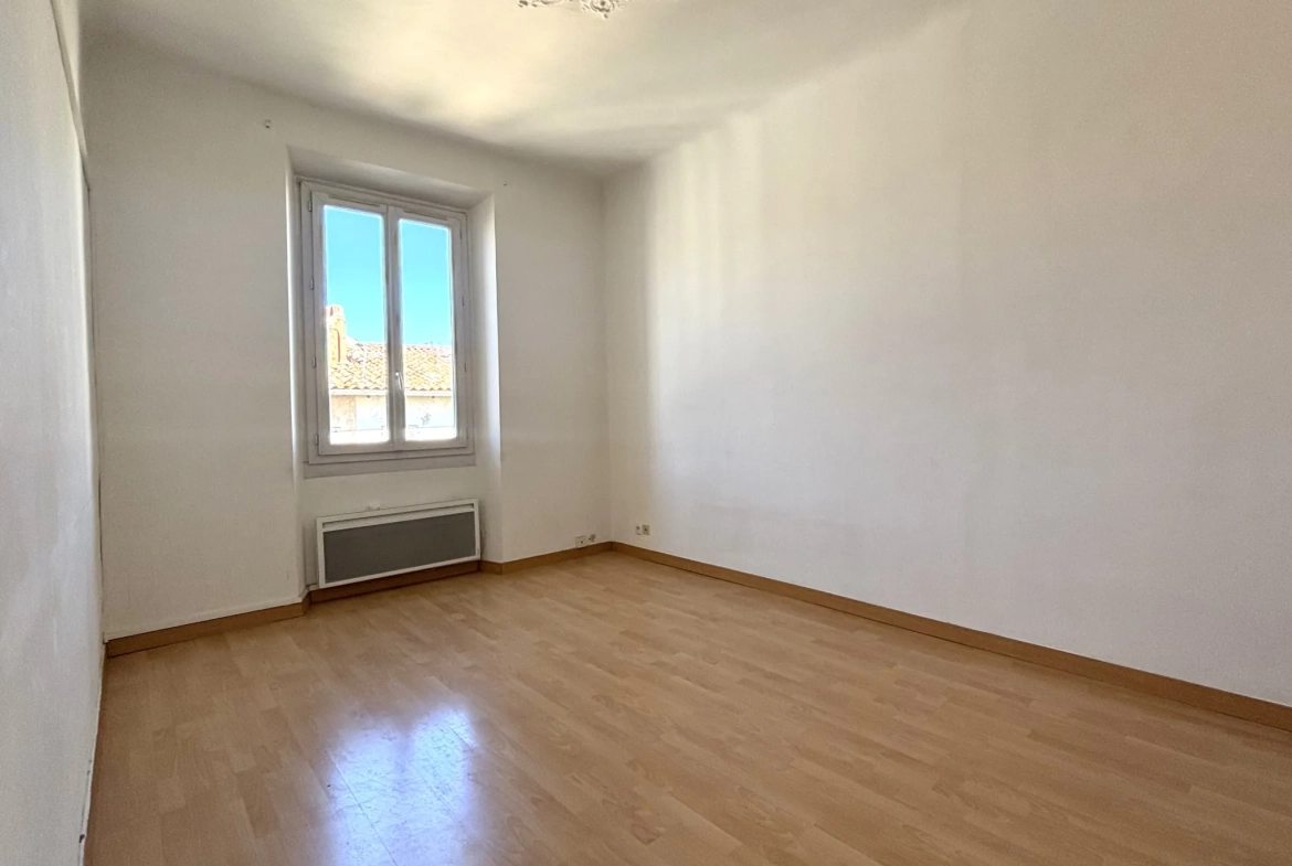 Appartement T3 de 61,5 m² à Toulon Ouest, Bas Saint Roch, proche commodités 