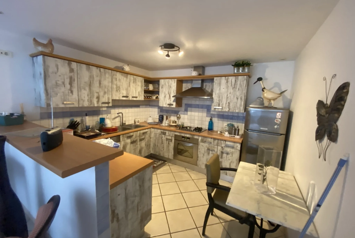 Maison de ville spacieuse de 320 m² avec 6 chambres à La Réole 
