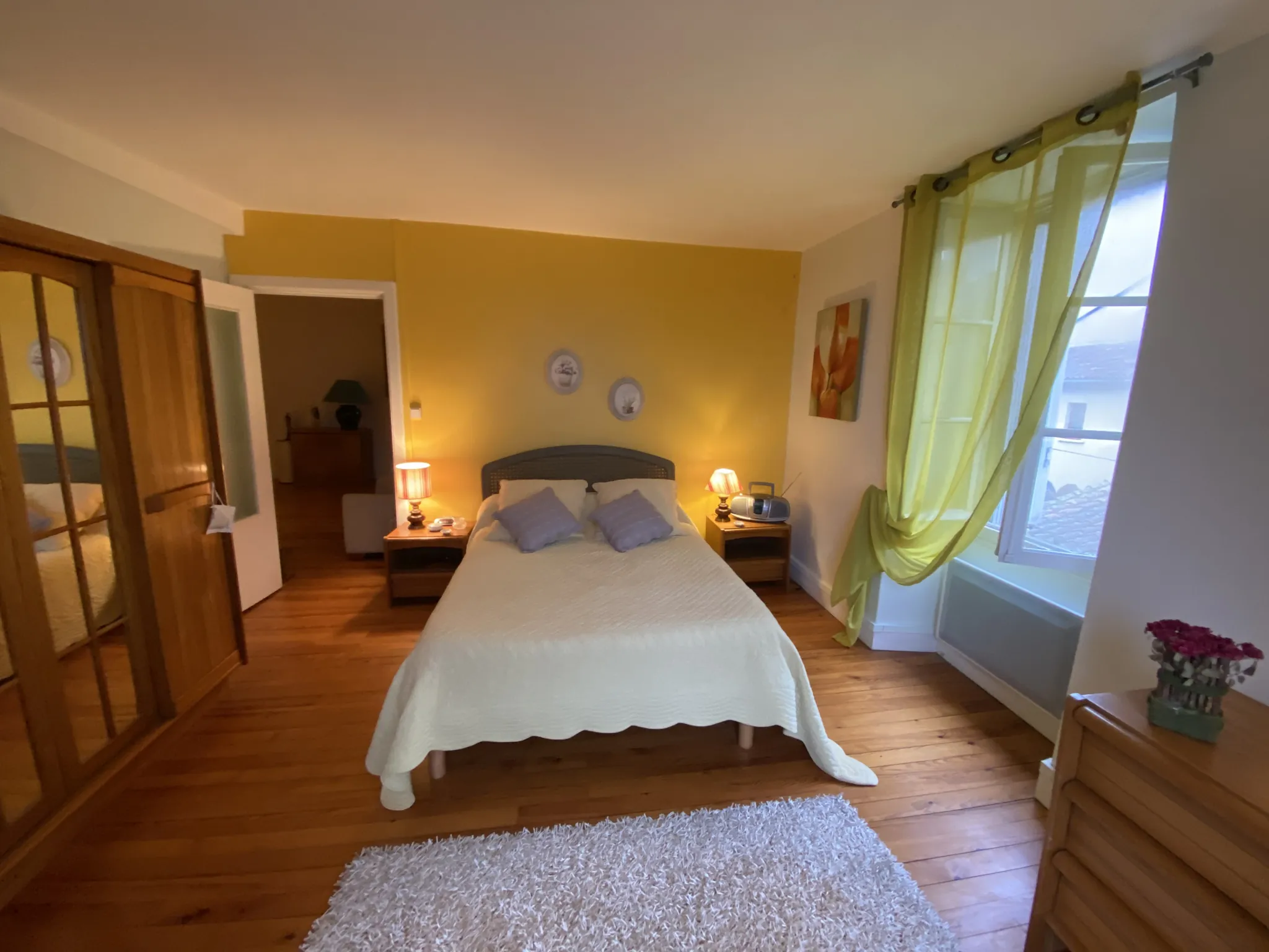 Maison de ville spacieuse de 320 m² avec 6 chambres à La Réole 