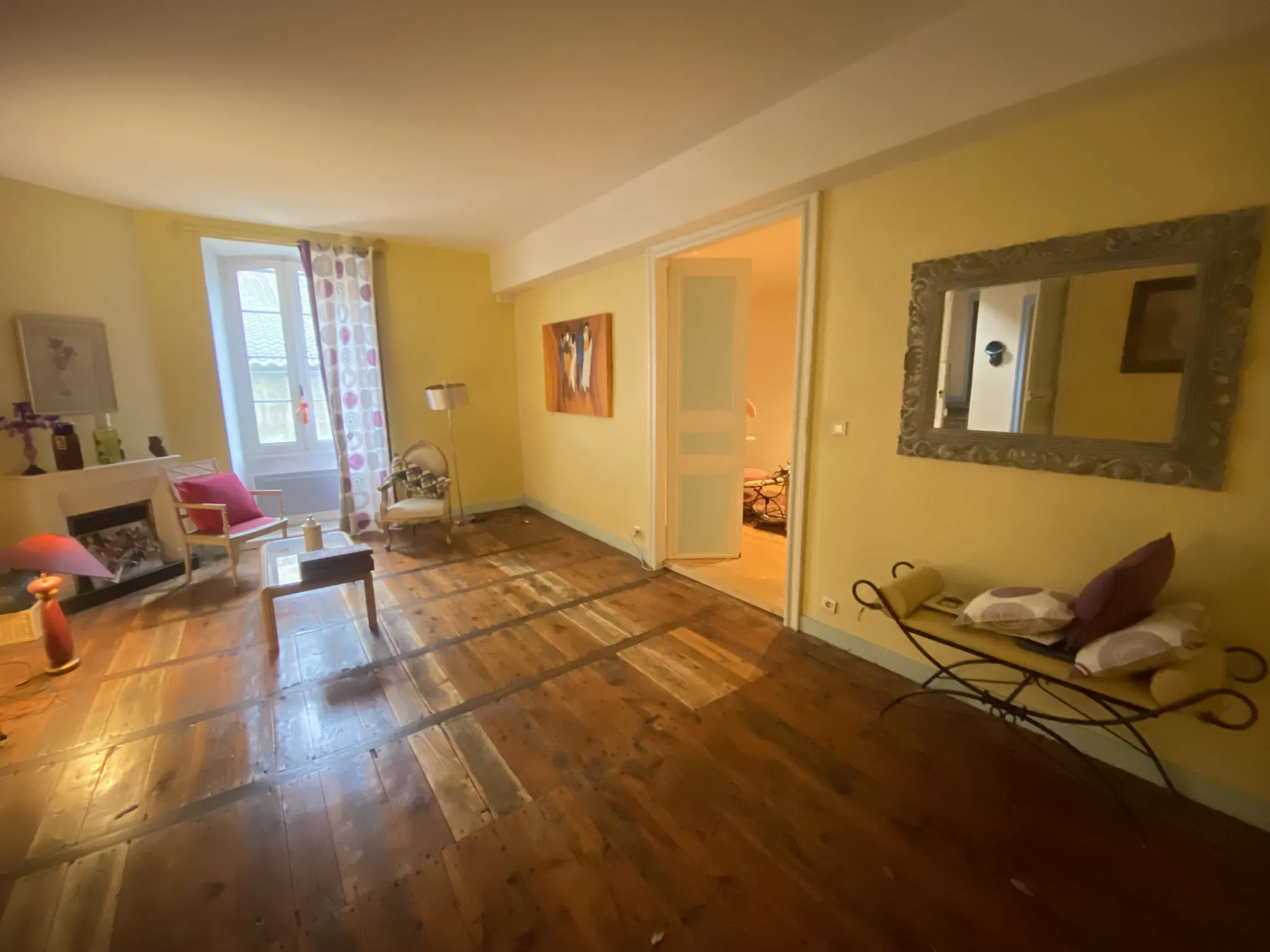 Maison de ville spacieuse de 320 m² avec 6 chambres à La Réole 