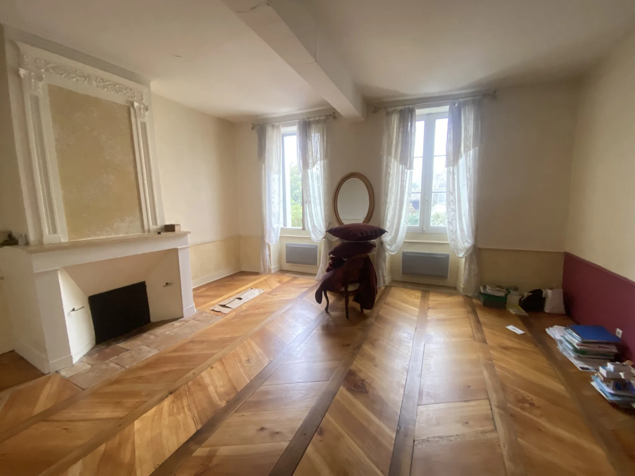 Maison de ville spacieuse de 320 m² avec 6 chambres à La Réole 
