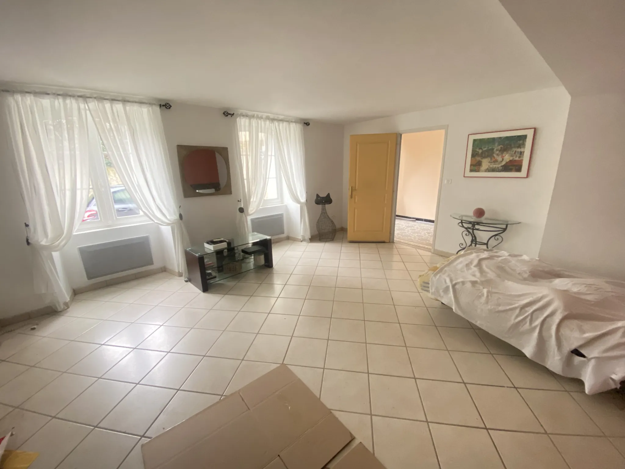 Maison de ville spacieuse de 320 m² avec 6 chambres à La Réole 