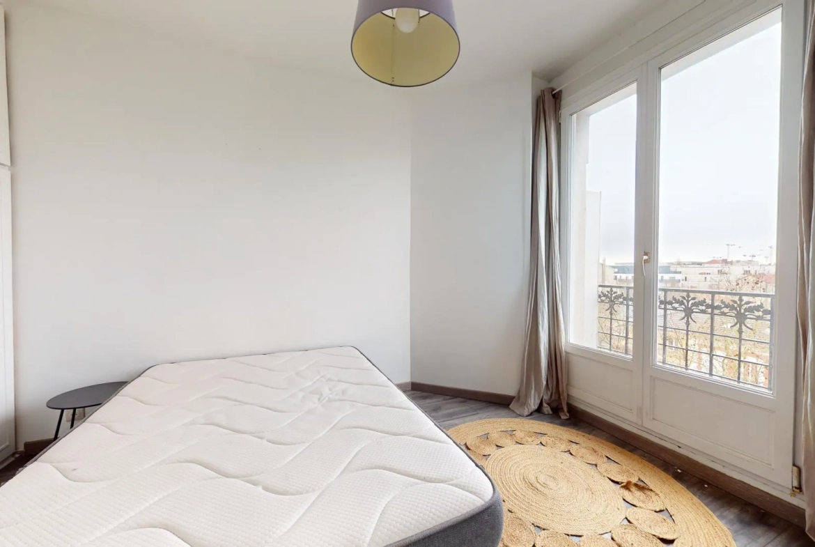 Appartement F2 meublé avec balcon au Dernier étage - Proche RER B du Bourget 