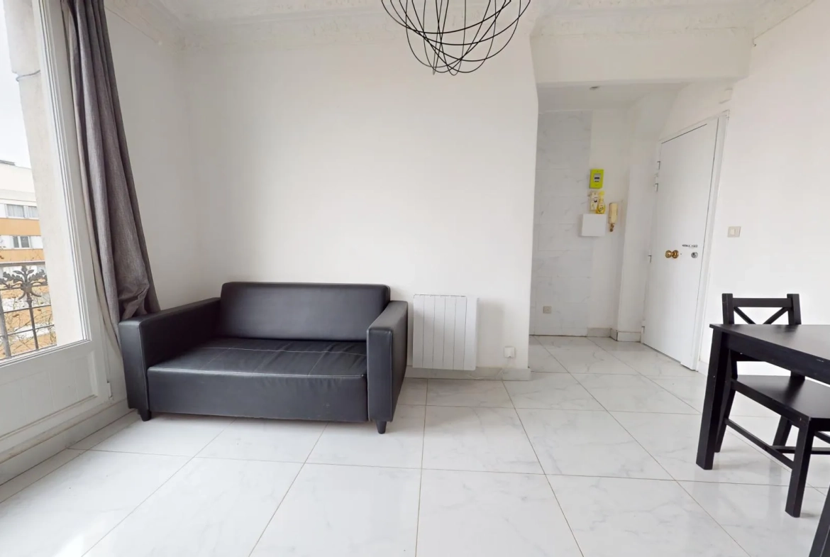 Appartement F2 meublé avec balcon au Dernier étage - Proche RER B du Bourget 