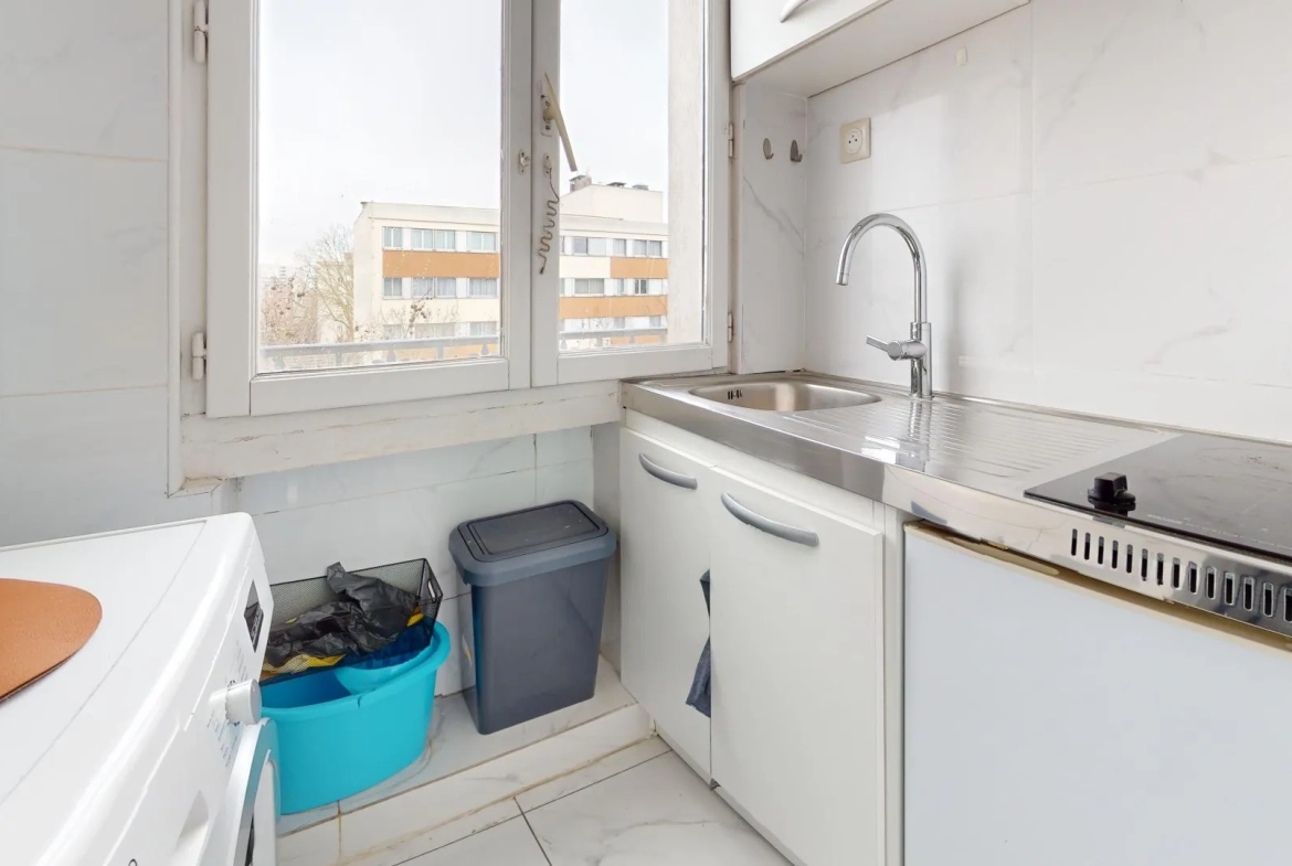 Appartement F2 meublé avec balcon au Dernier étage - Proche RER B du Bourget 