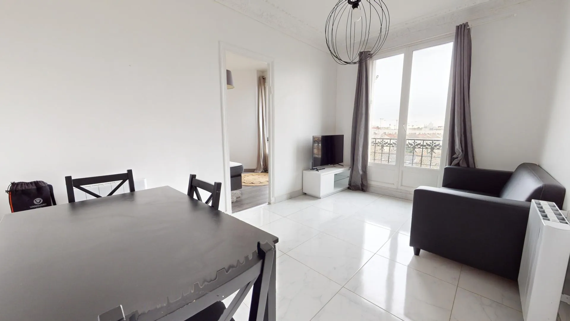 Appartement F2 meublé avec balcon au Dernier étage - Proche RER B du Bourget 
