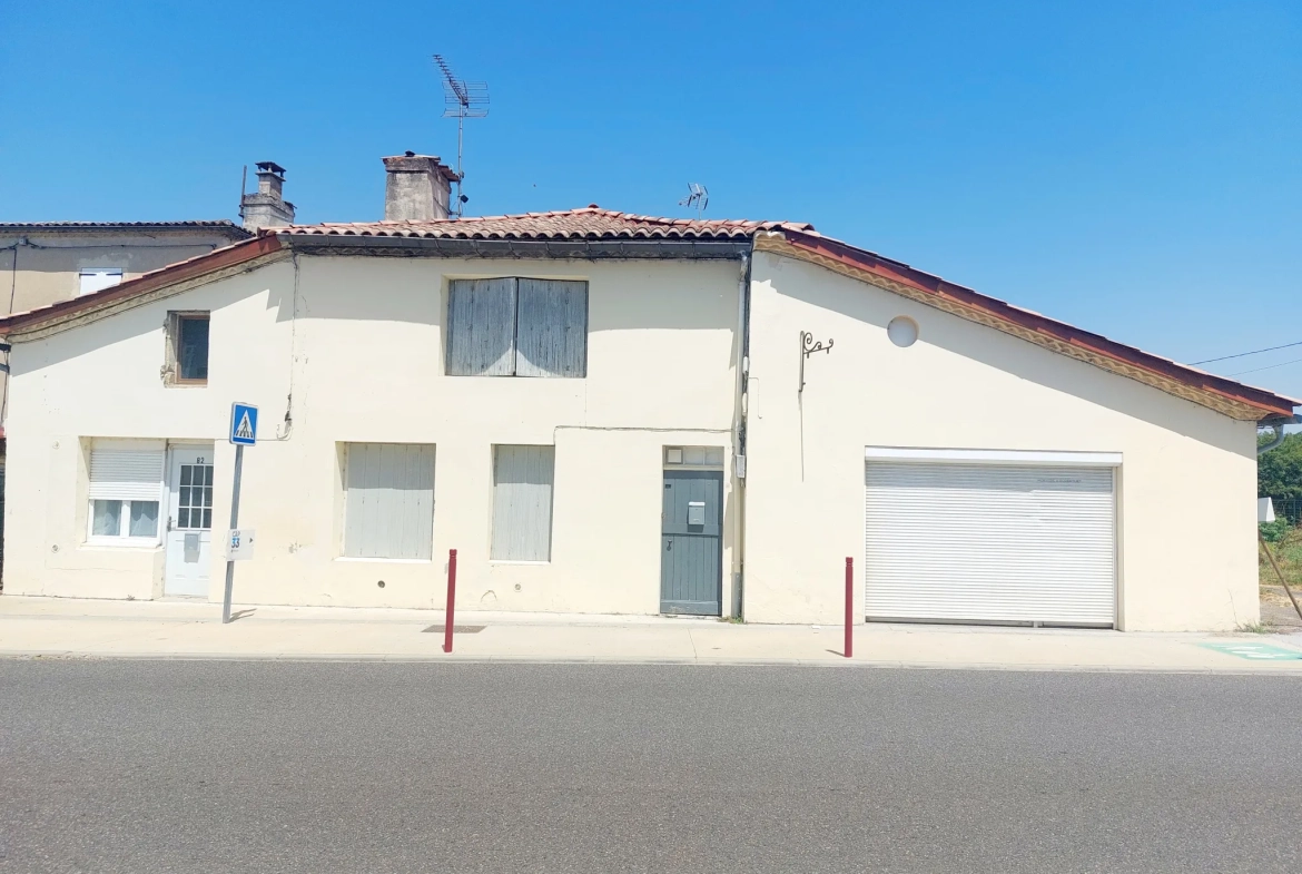 Appartement duplex à La Réole de 40 m² avec séjour lumineux et chambre confortable 