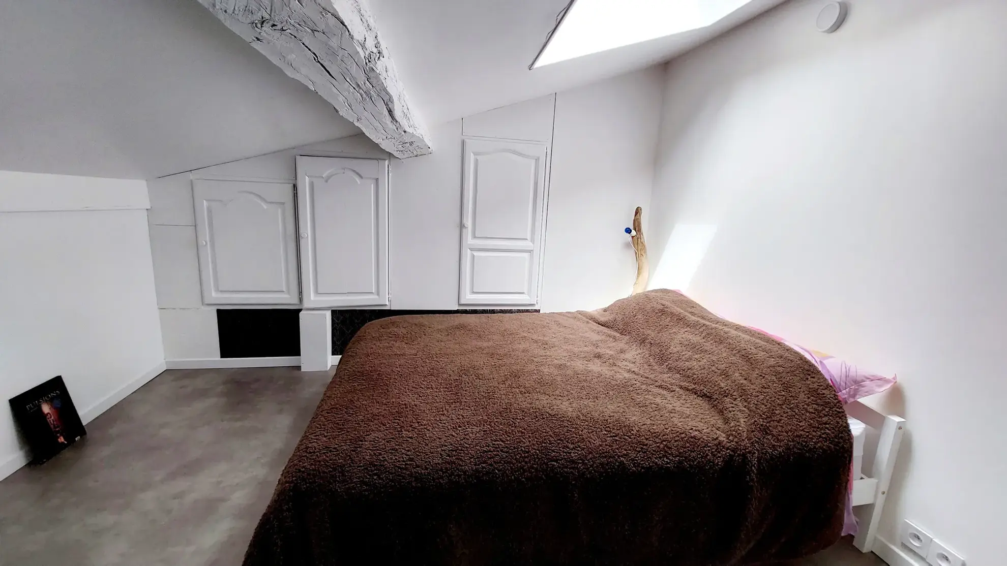 Appartement duplex à La Réole de 40 m² avec séjour lumineux et chambre confortable 
