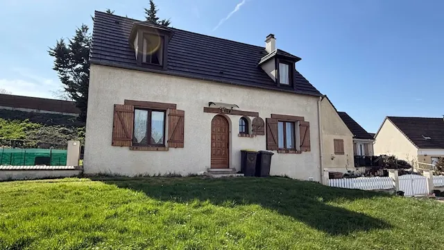 À vendre pavillon traditionnel à Rantigny avec 3 chambres, sous-sol complet et terrain clos 