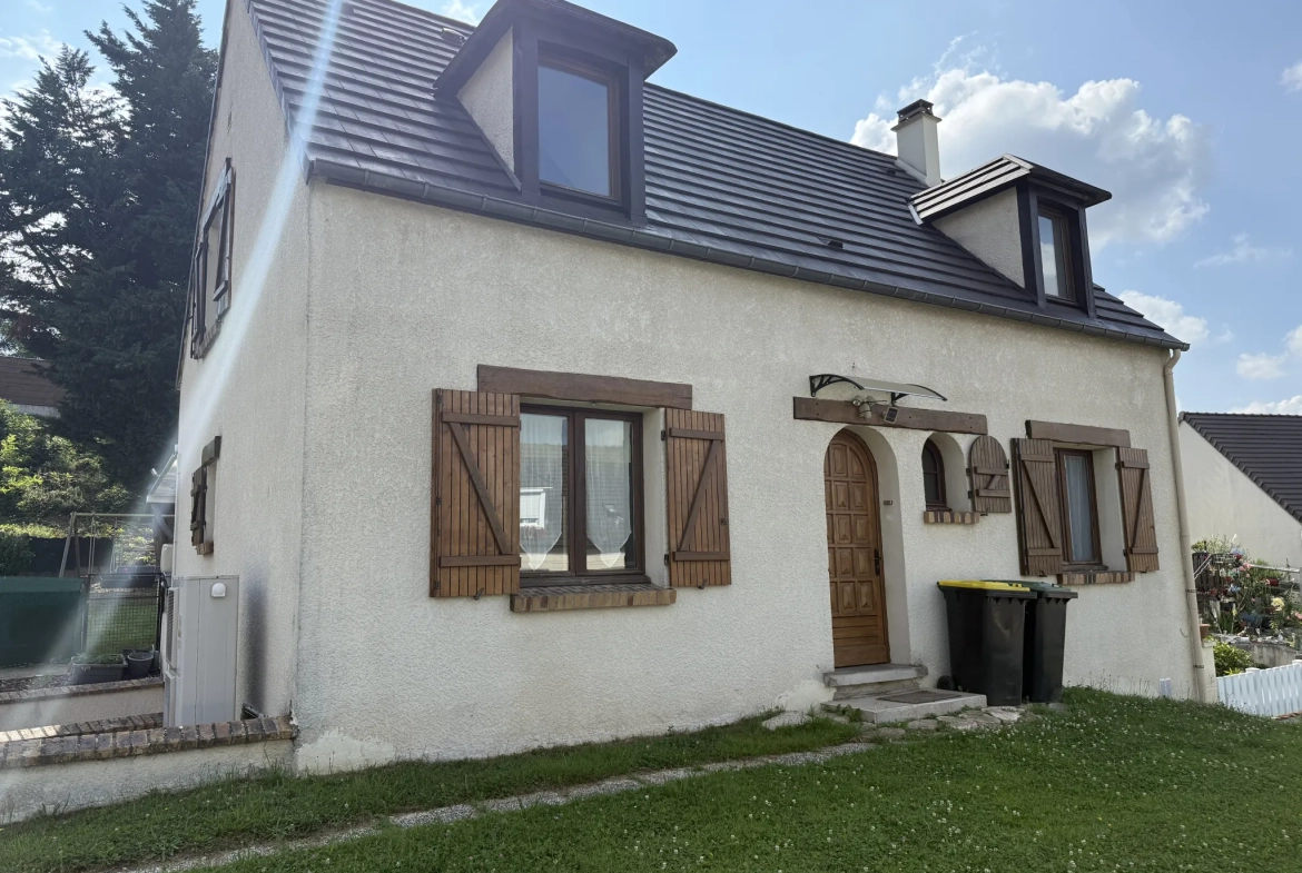 À vendre pavillon traditionnel à Rantigny avec 3 chambres, sous-sol complet et terrain clos 