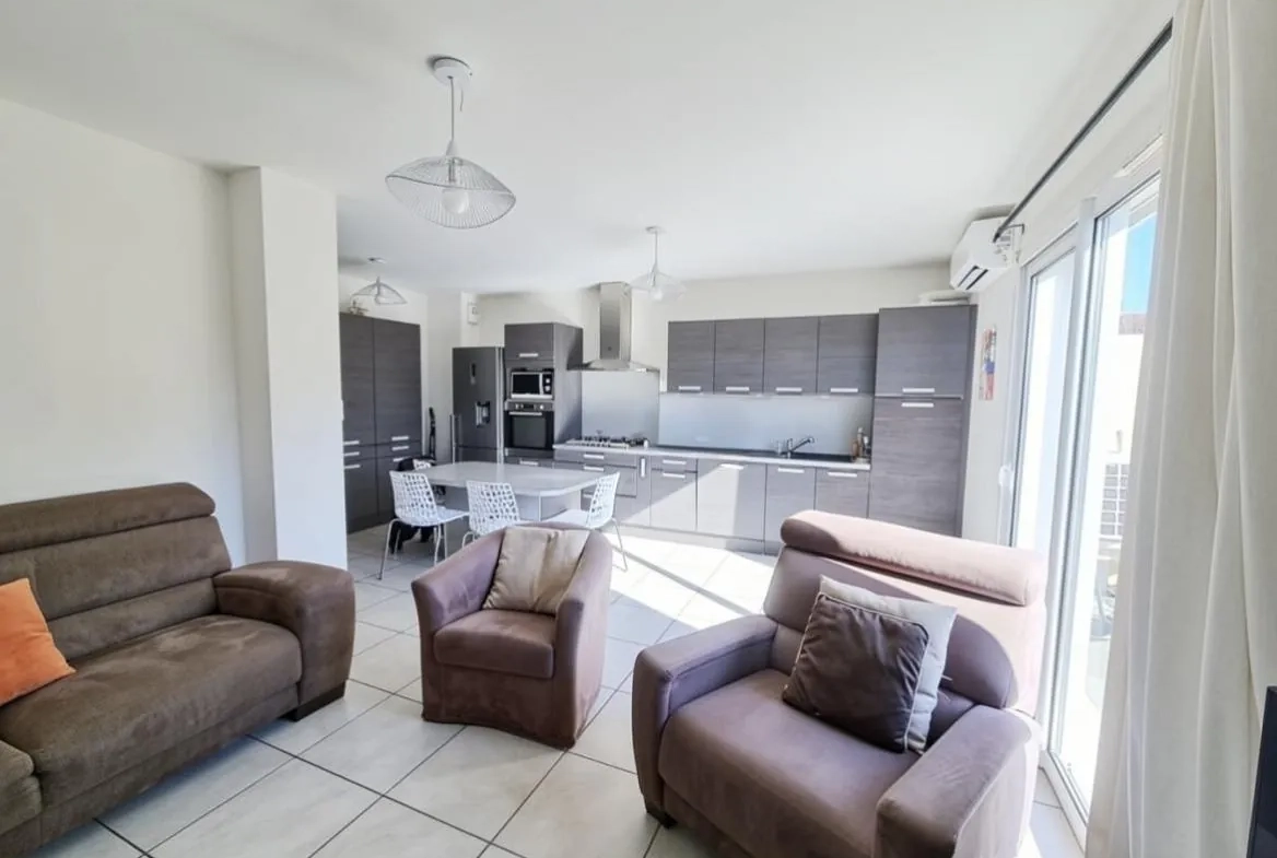 Pavillon lumineux récent à Port-de-Bouc avec 3 chambres, jardin et parking privé 