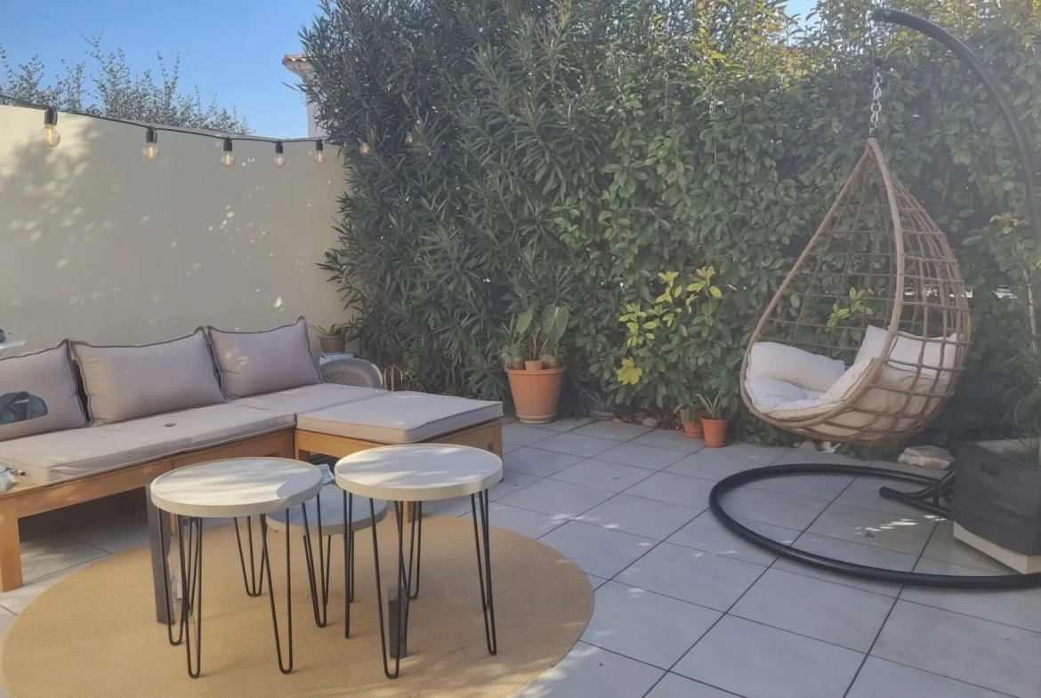Pavillon lumineux récent à Port-de-Bouc avec 3 chambres, jardin et parking privé 