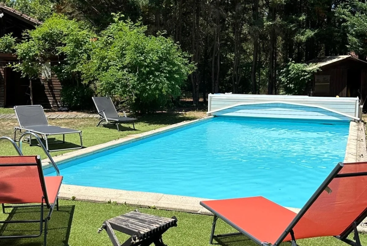 Magnifique maison rénovée avec piscine sur 6726 m² à Trensacq 
