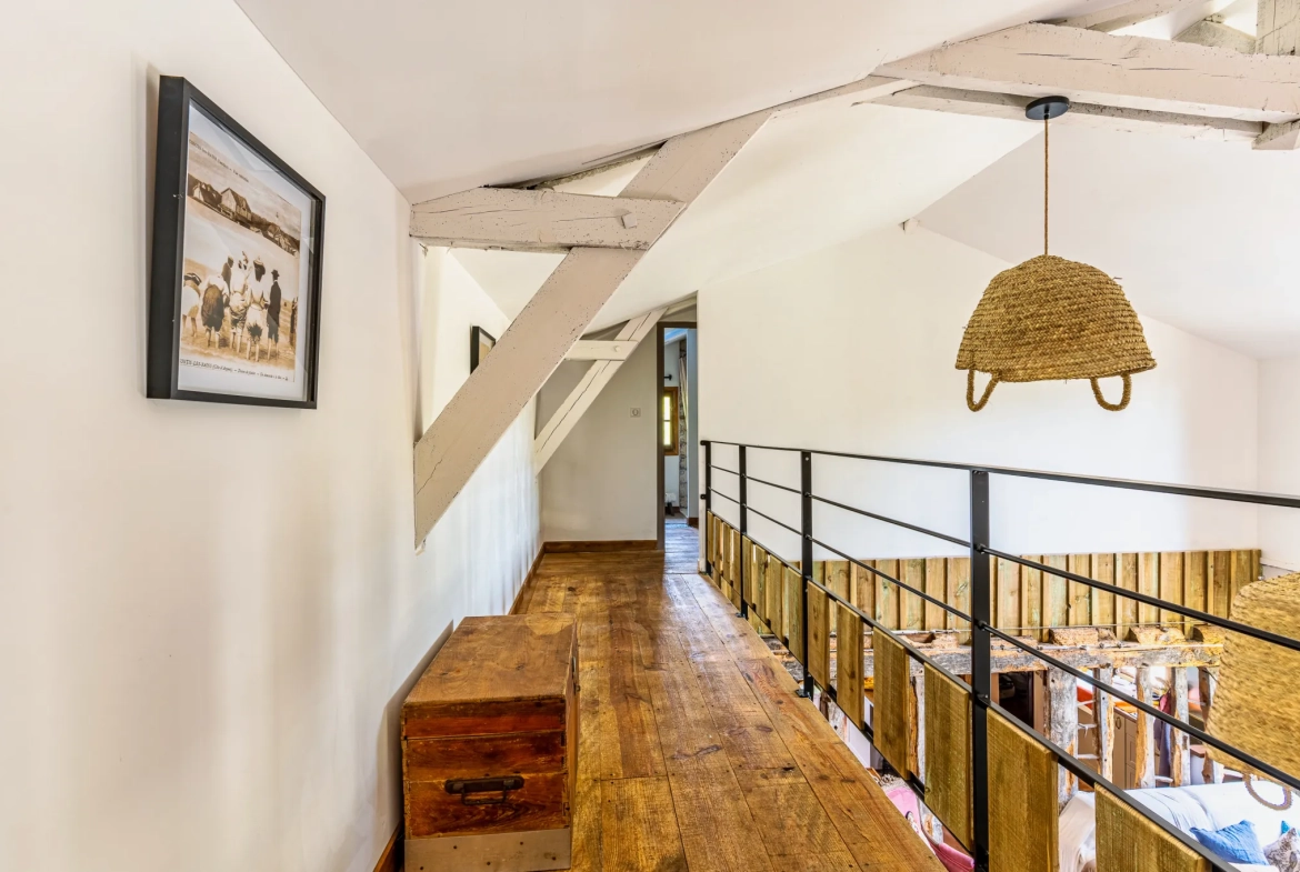 Magnifique maison rénovée avec piscine sur 6726 m² à Trensacq 