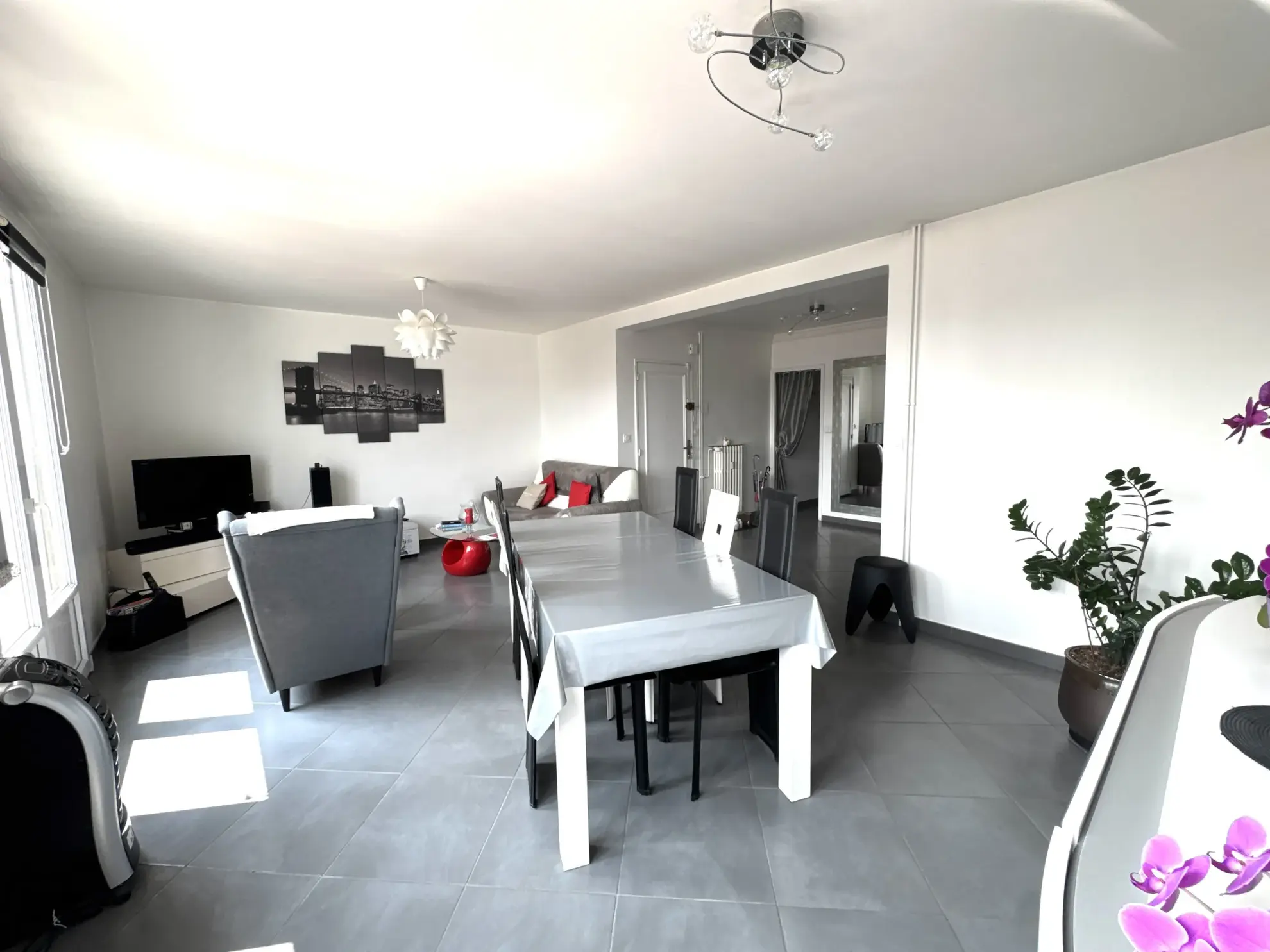 Appartement F2 bis lumineux avec cave à Saint-Étienne – Opportunité d'achat ou d'investissement 