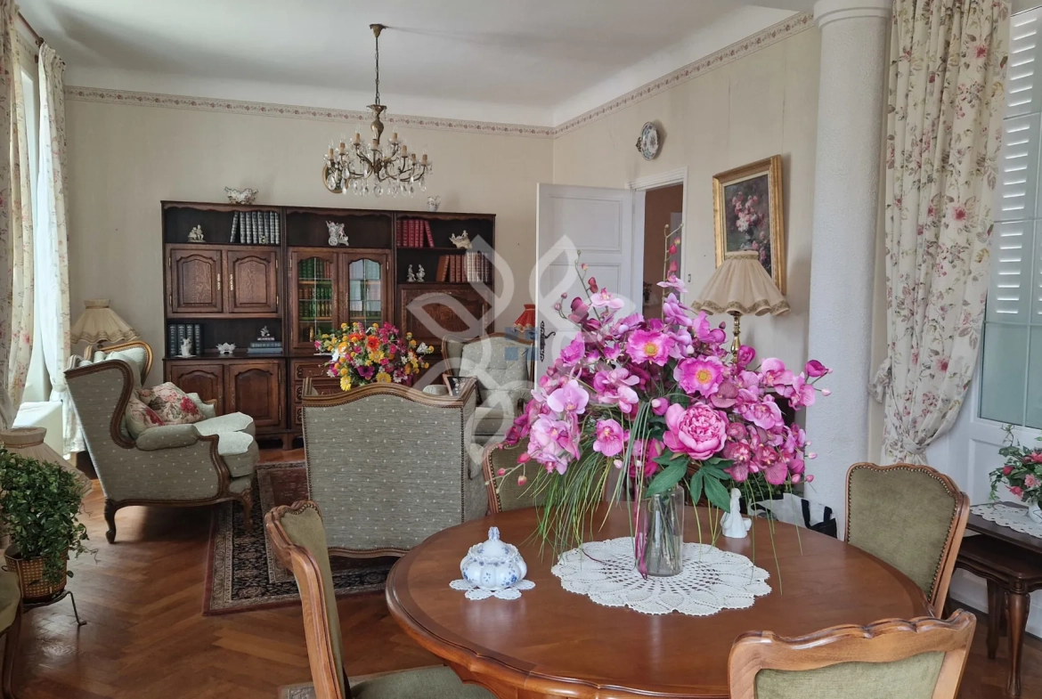 Vente Maison à Brioude avec Tour et Jardin, Charme Années 60 