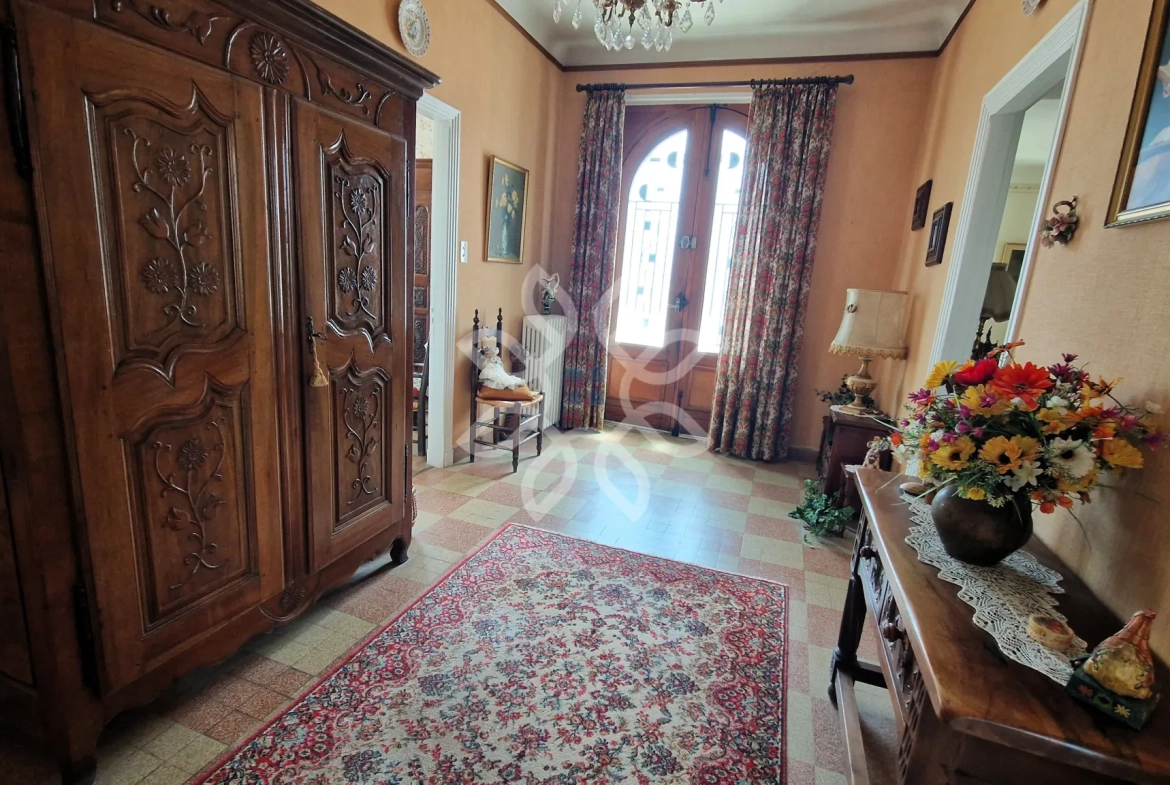 Vente Maison à Brioude avec Tour et Jardin, Charme Années 60 