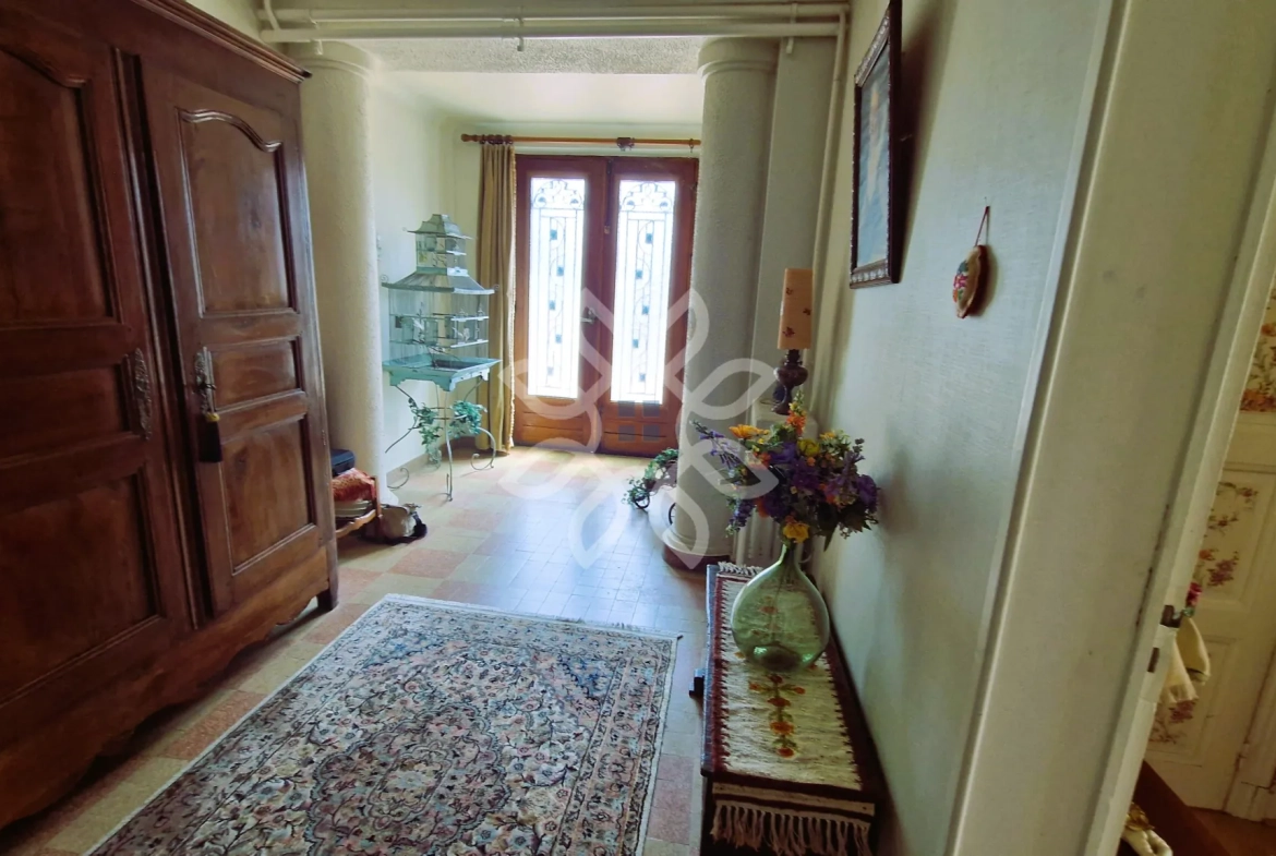 Vente Maison à Brioude avec Tour et Jardin, Charme Années 60 