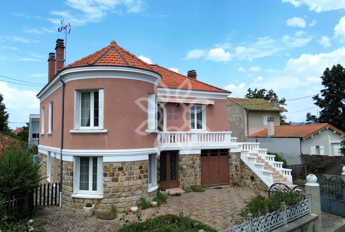 Vente Maison à Brioude avec Tour et Jardin, Charme Années 60 