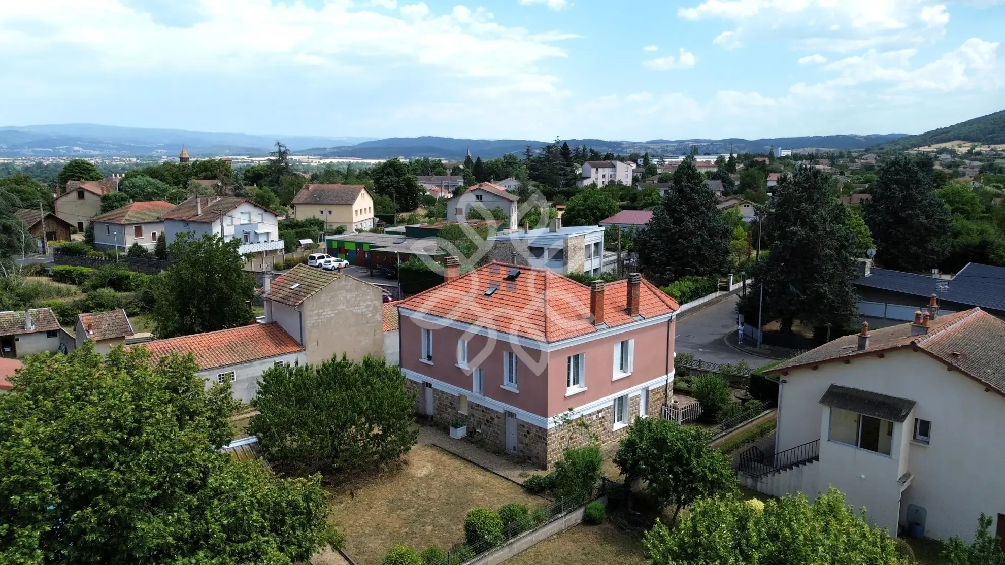 Vente Maison à Brioude avec Tour et Jardin, Charme Années 60 