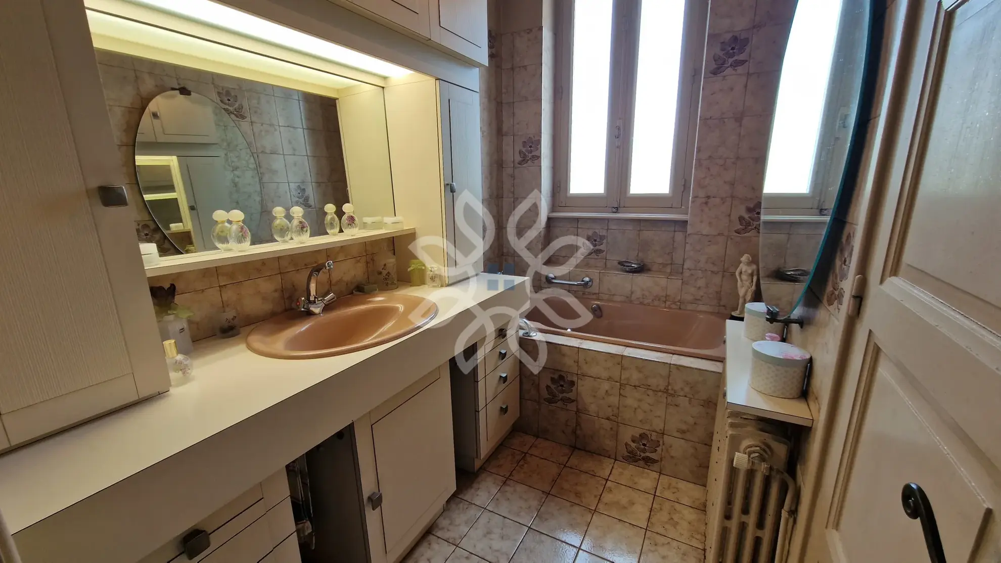 Vente Maison à Brioude avec Tour et Jardin, Charme Années 60 