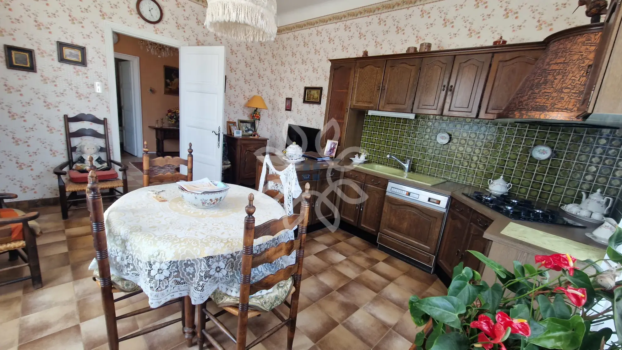 Vente Maison à Brioude avec Tour et Jardin, Charme Années 60 