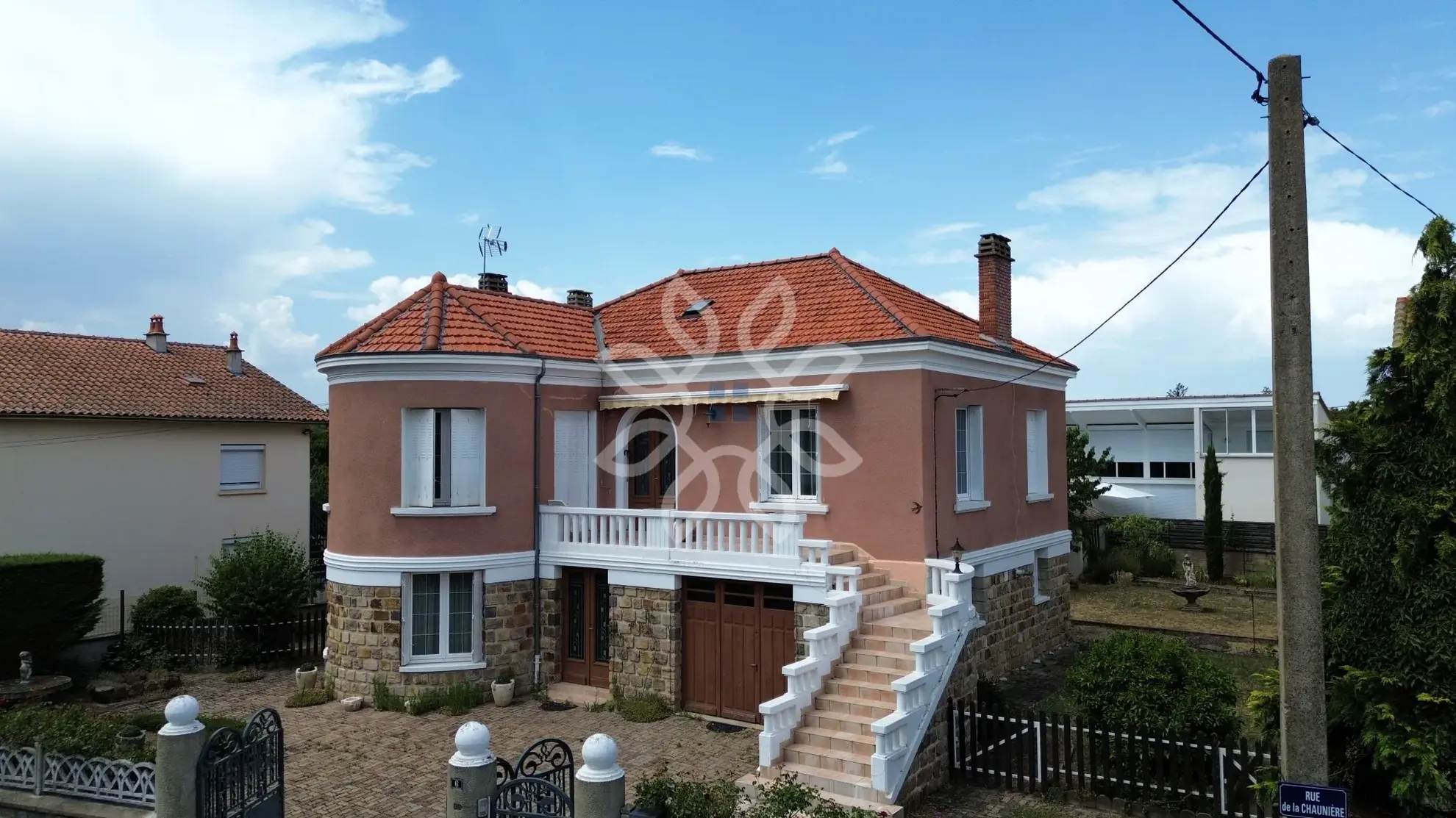 Vente Maison à Brioude avec Tour et Jardin, Charme Années 60 