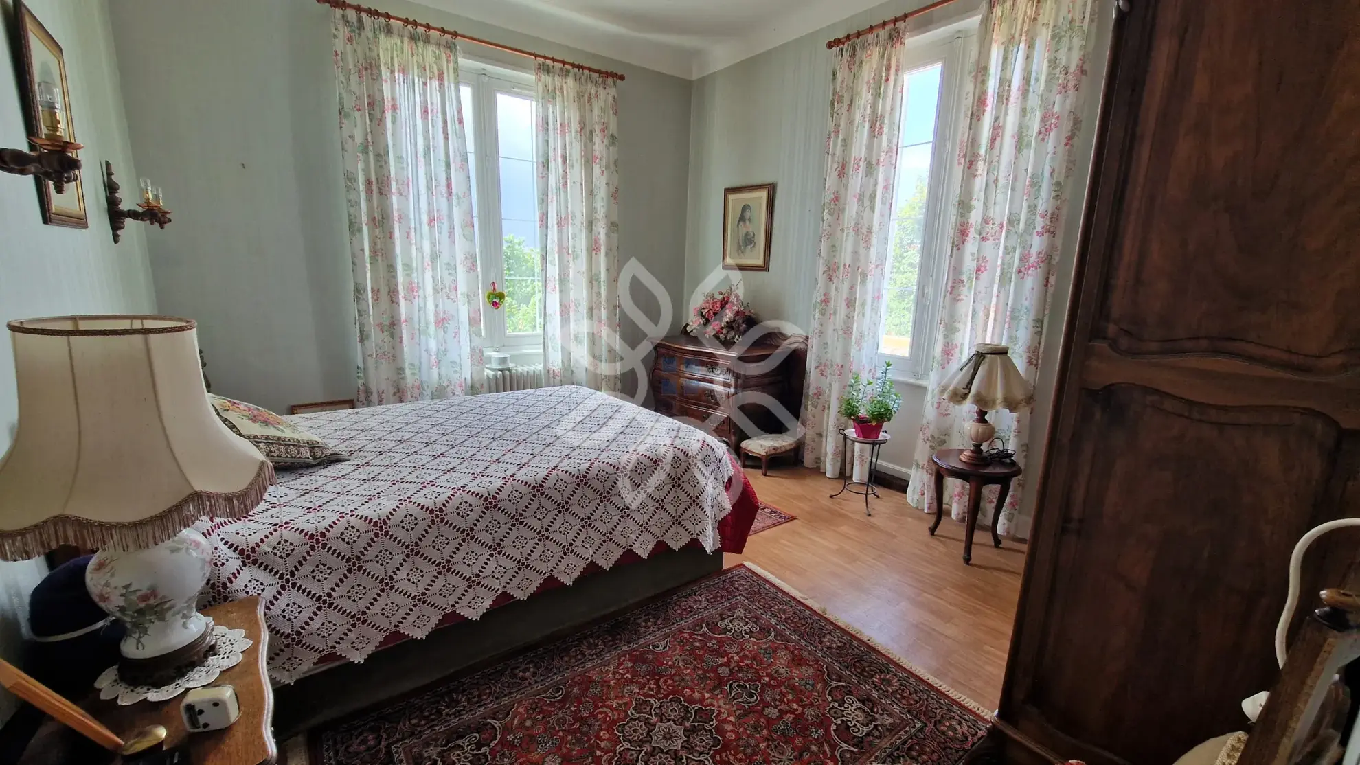 Vente Maison à Brioude avec Tour et Jardin, Charme Années 60 