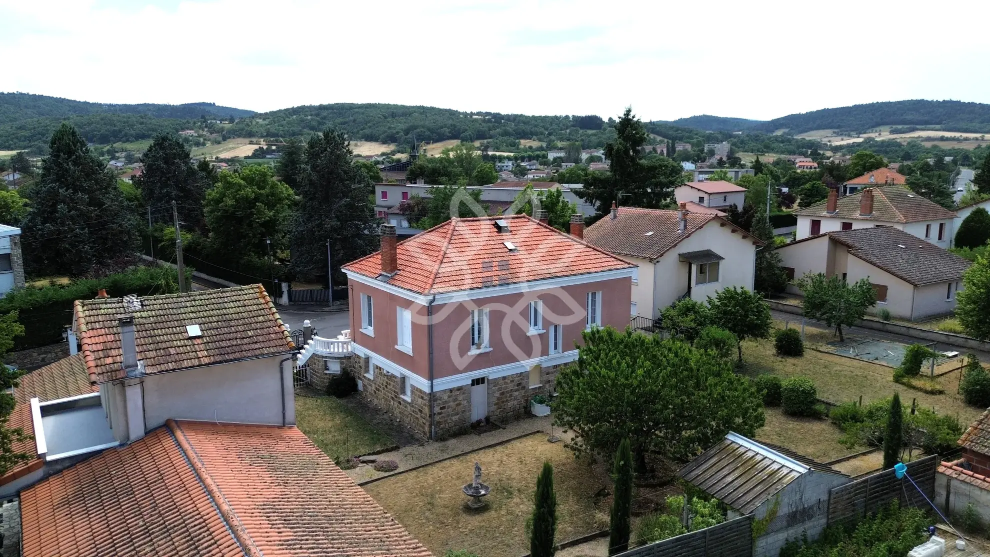 Vente Maison à Brioude avec Tour et Jardin, Charme Années 60 