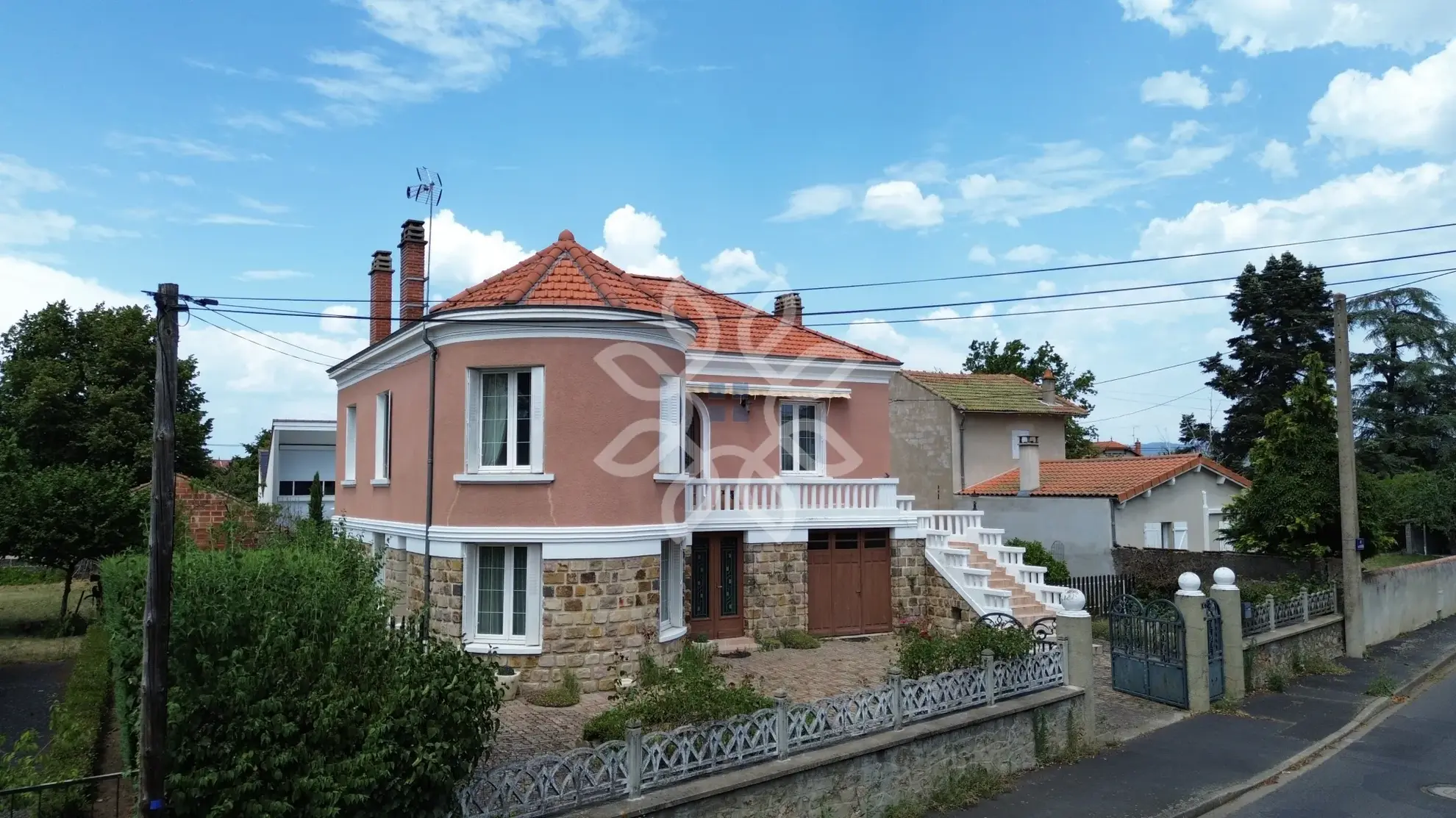 Vente Maison à Brioude avec Tour et Jardin, Charme Années 60 