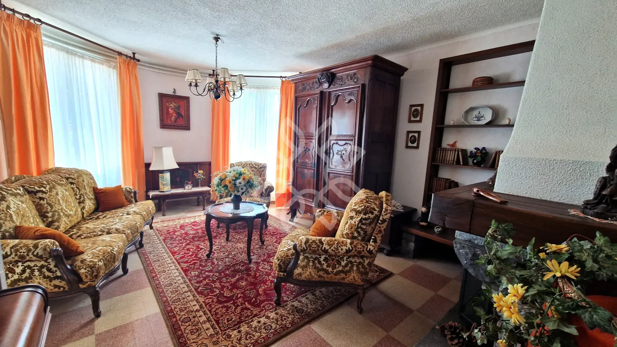 Vente Maison à Brioude avec Tour et Jardin, Charme Années 60 