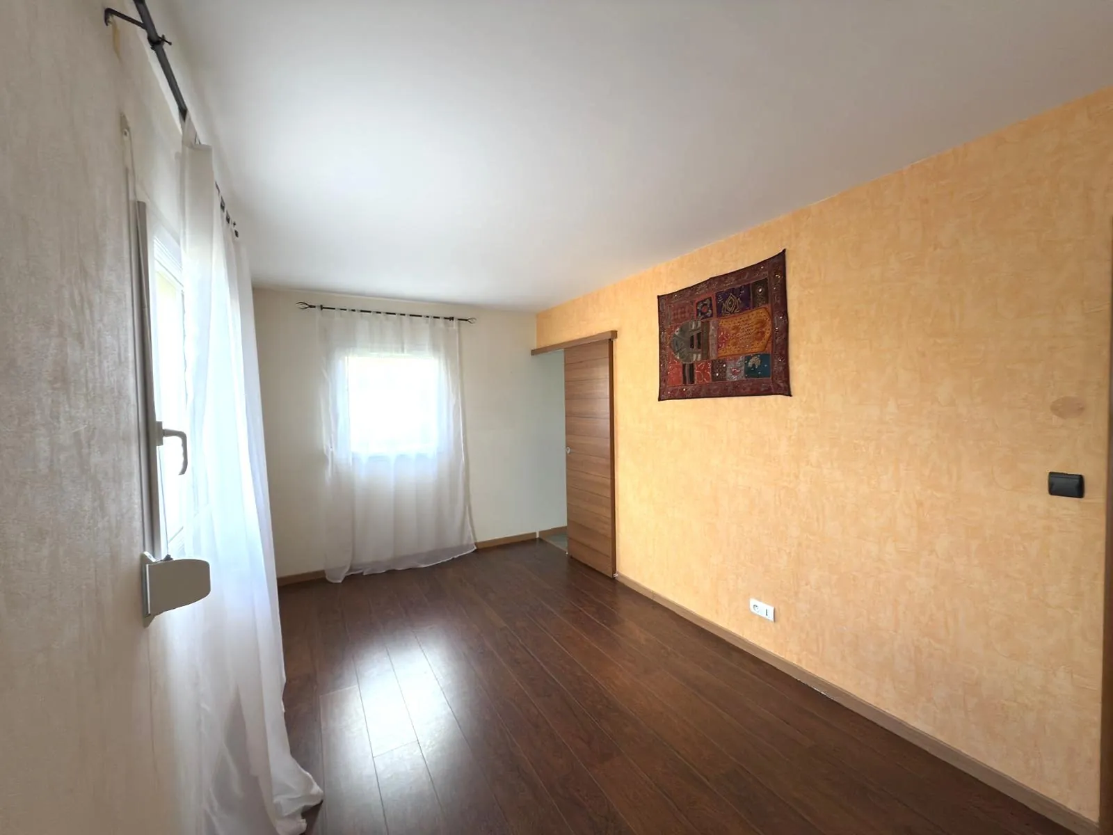 Villa familale avec piscine et dépendances à Fontanes, secteur calme 
