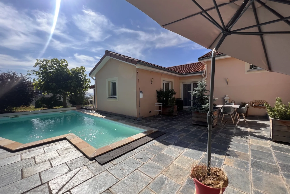 Villa familale avec piscine et dépendances à Fontanes, secteur calme 