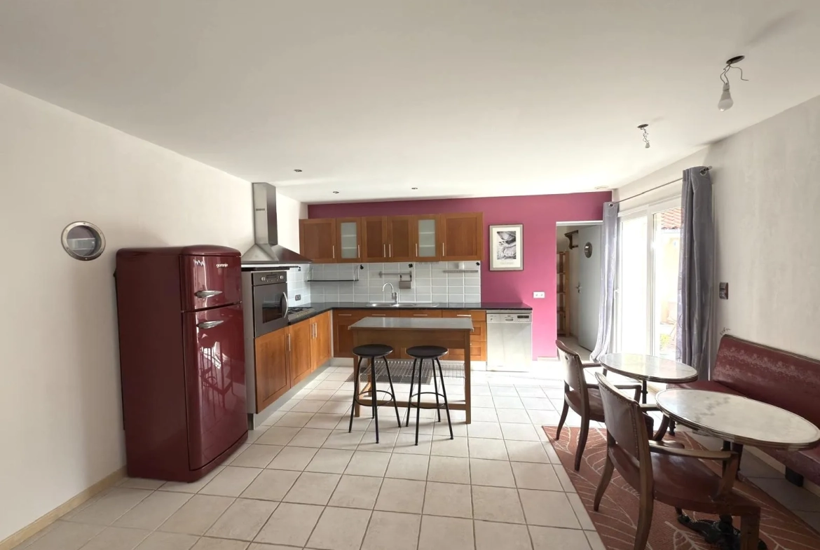 Villa familale avec piscine et dépendances à Fontanes, secteur calme 