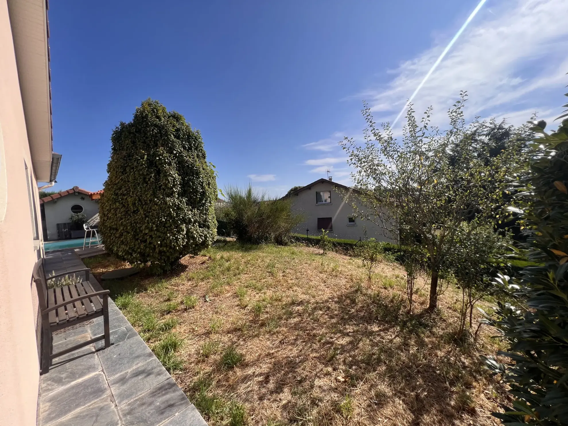 Villa familale avec piscine et dépendances à Fontanes, secteur calme 