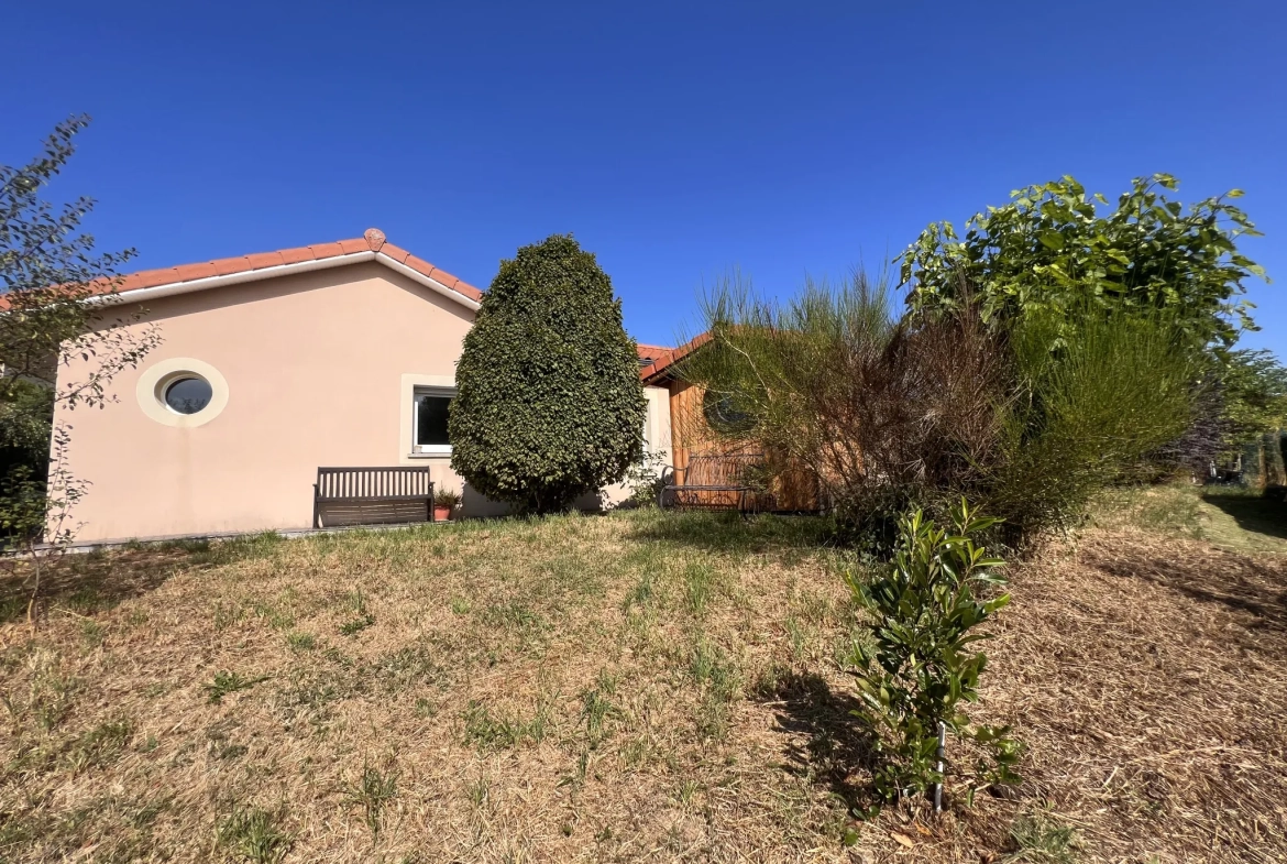 Villa familale avec piscine et dépendances à Fontanes, secteur calme 