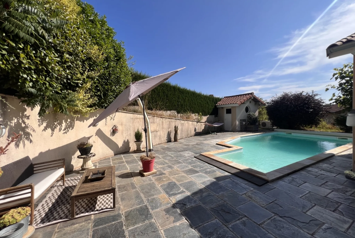 Villa familale avec piscine et dépendances à Fontanes, secteur calme 