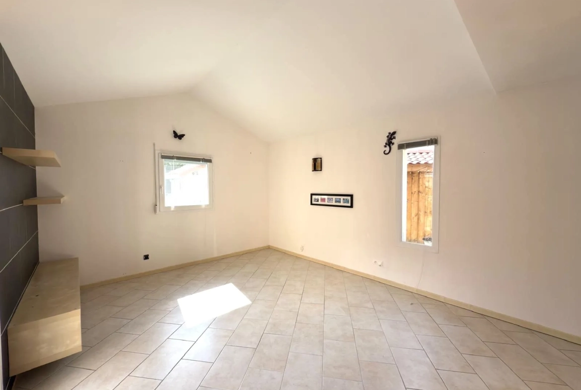Villa familale avec piscine et dépendances à Fontanes, secteur calme 