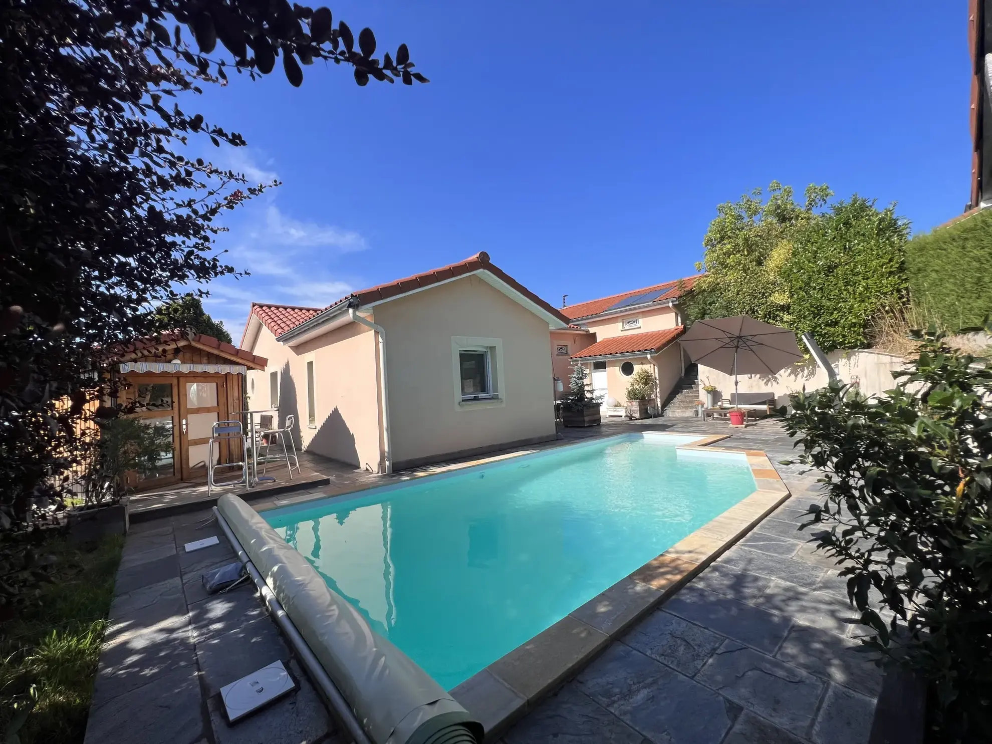 Villa familale avec piscine et dépendances à Fontanes, secteur calme 