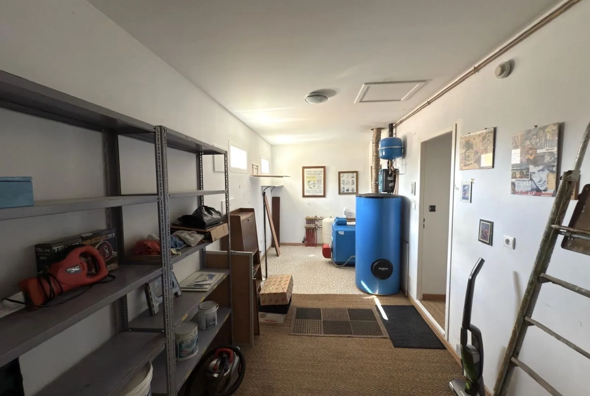 Villa familale avec piscine et dépendances à Fontanes, secteur calme 