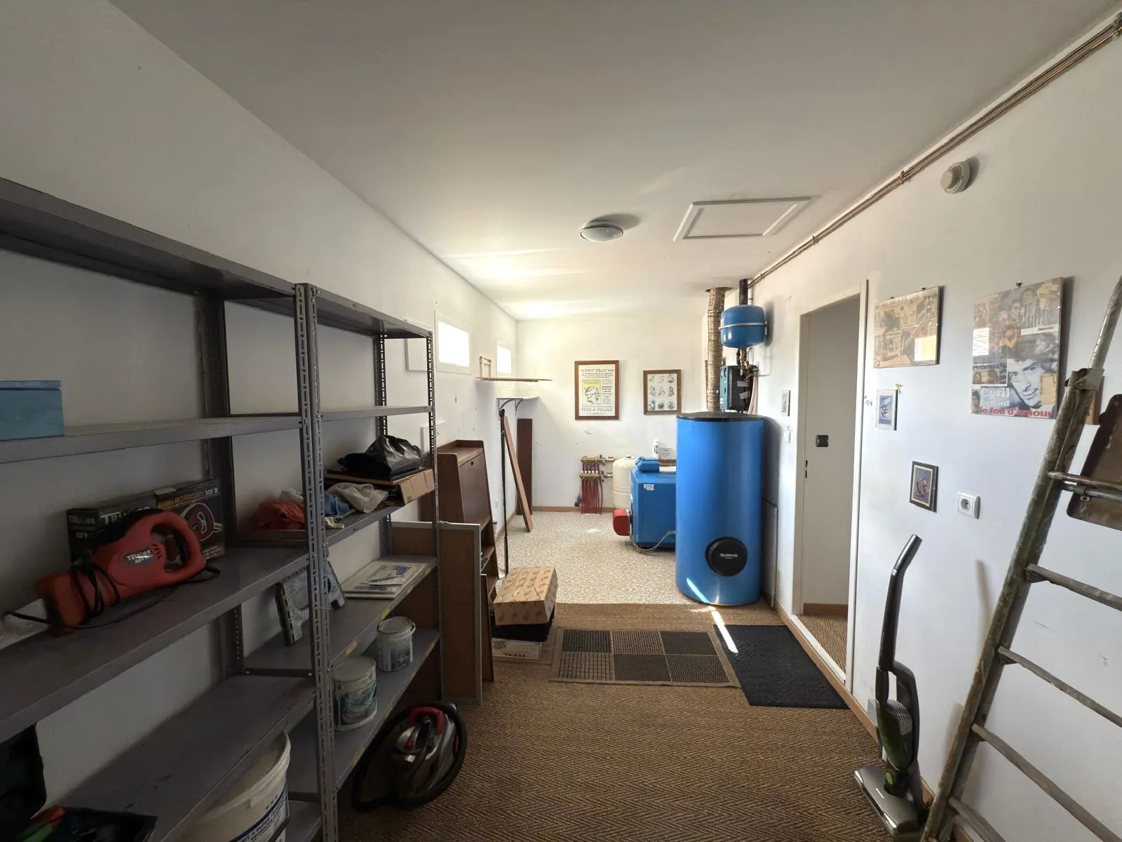 Villa familale avec piscine et dépendances à Fontanes, secteur calme 