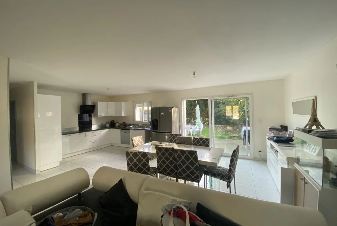 Maison moderne 4 chambres à Pujols sur Ciron avec terrasse et chauffage économique 