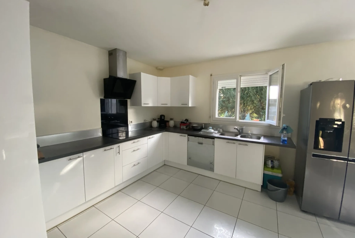 Maison moderne 4 chambres à Pujols sur Ciron avec terrasse et chauffage économique 
