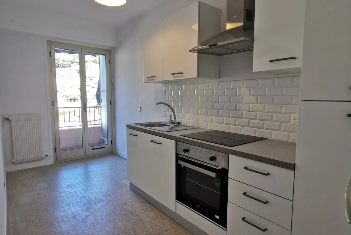 Appartement 55 m² à Carnoles, rénové, avec terrasse, proche Monaco 