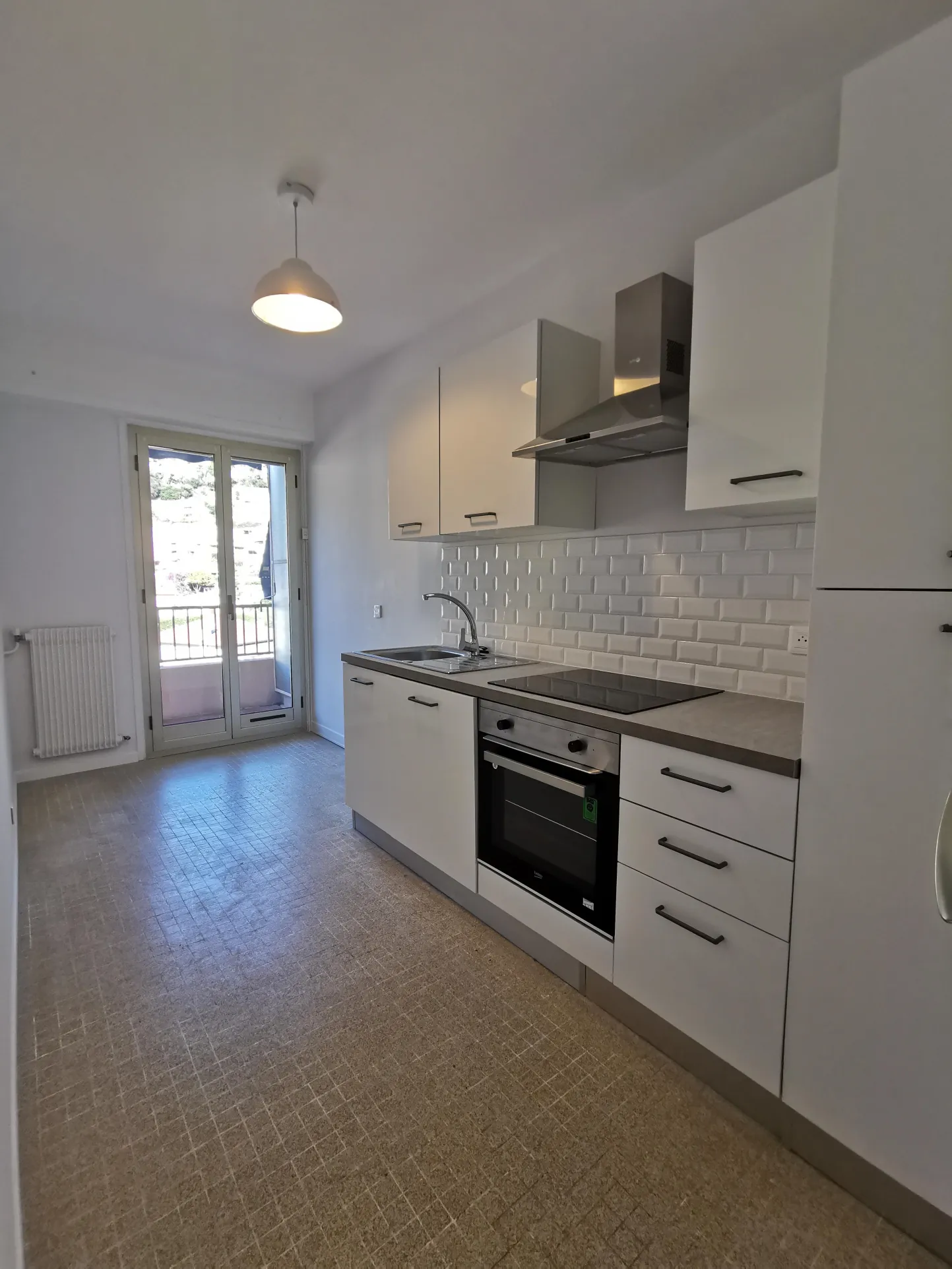 Appartement 55 m² à Carnoles, rénové, avec terrasse, proche Monaco 