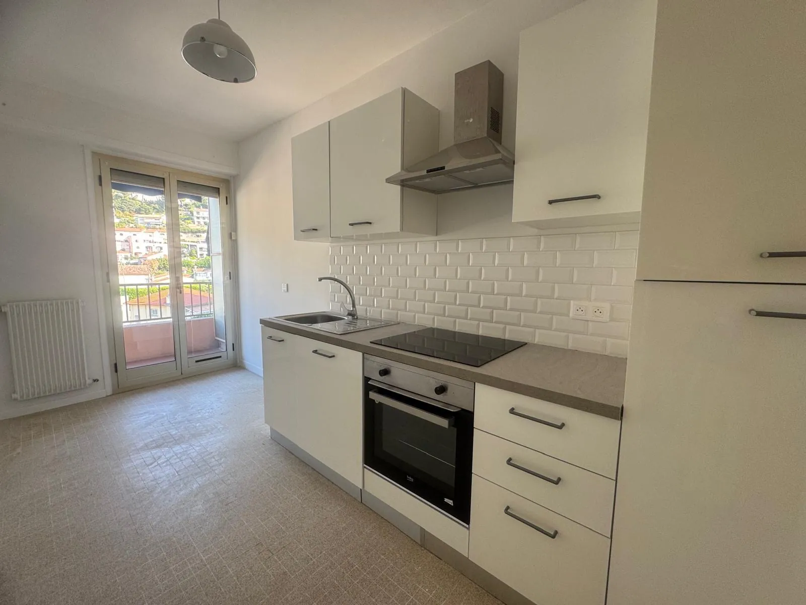 Appartement 55 m² à Carnoles, rénové, avec terrasse, proche Monaco 