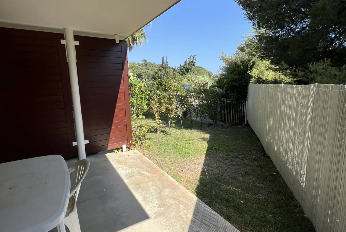 Appartement T2 avec terrasse et piscine à La Ciotat – Opportunité rare 