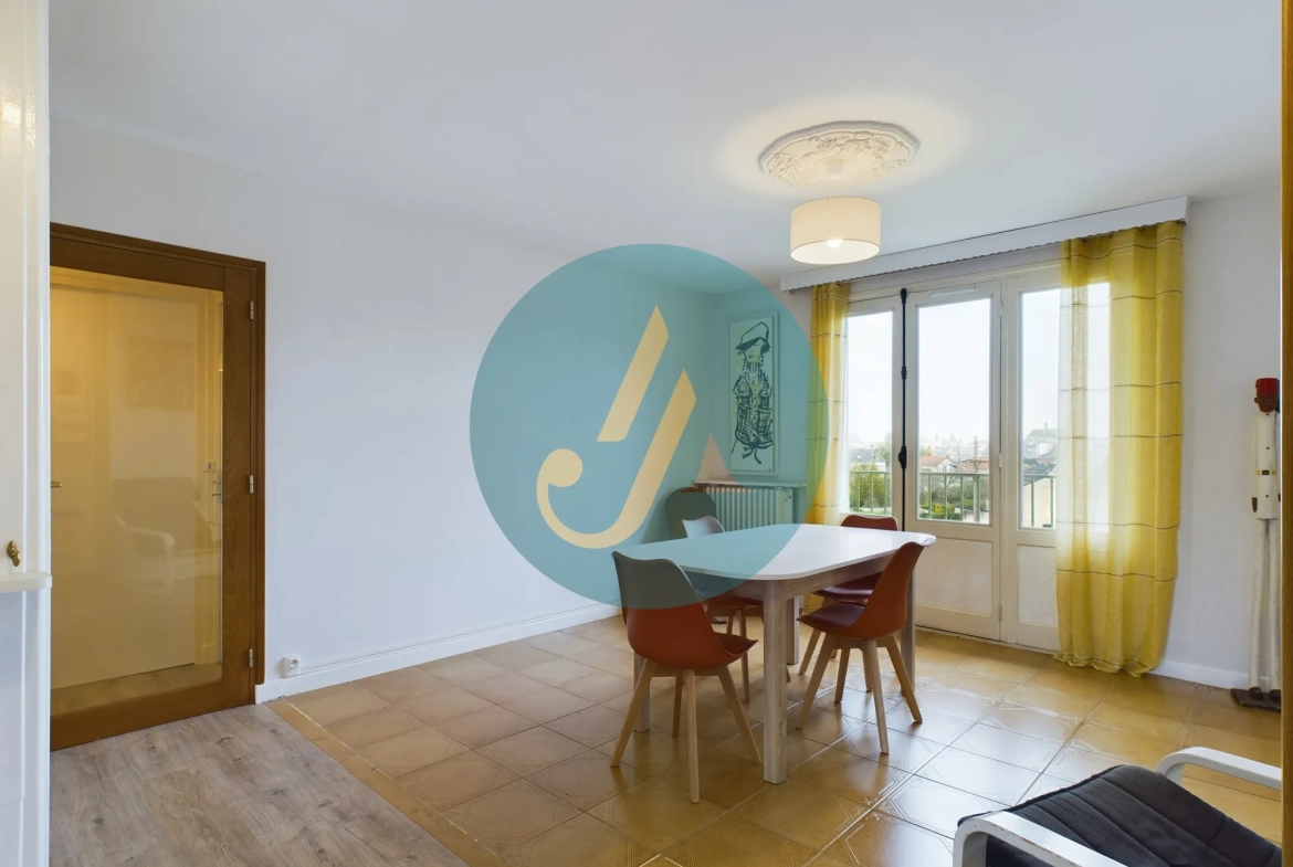 Appartement T4 lumineux à Nevers avec parking et balcon 